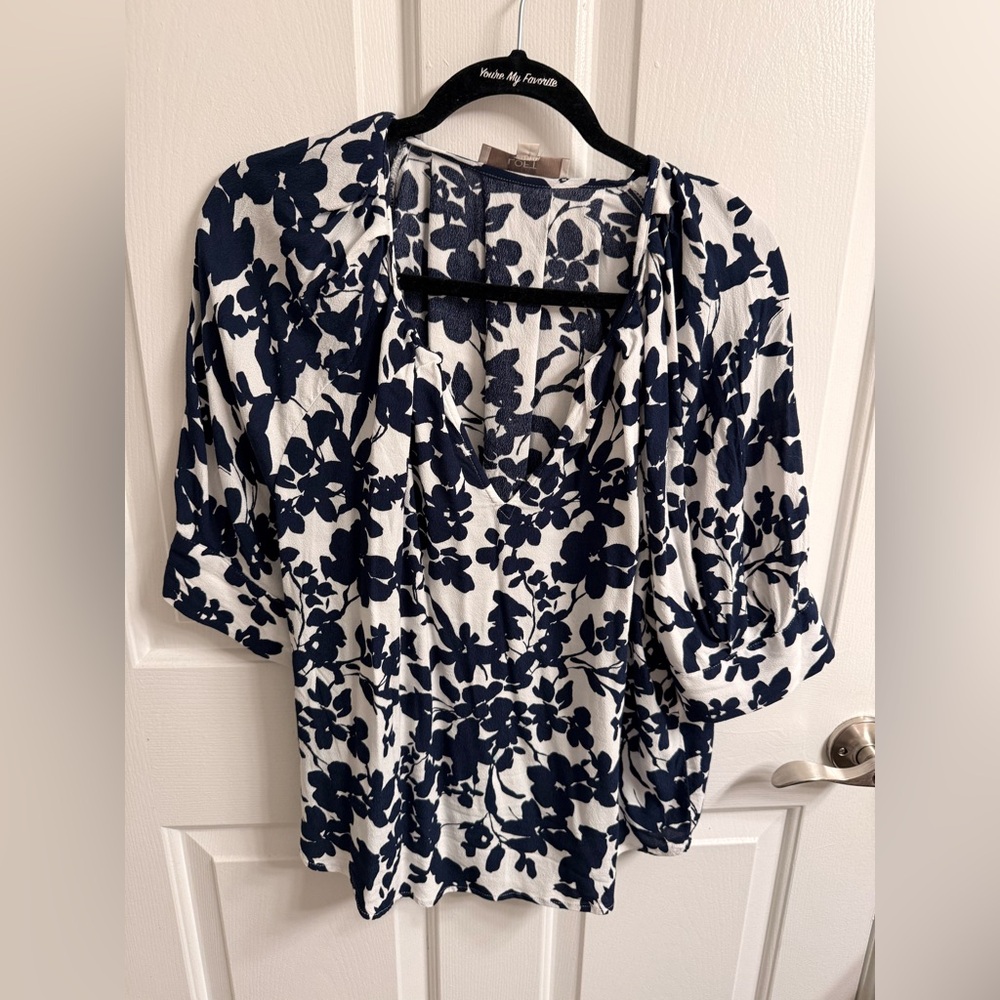 Loft Women’s Floral V-Neck Top in Navy and White